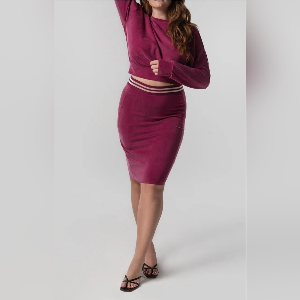 NWT KADA Pencil Skirt - Merlot